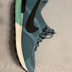 Mens 7.5 Nike Air Shoes